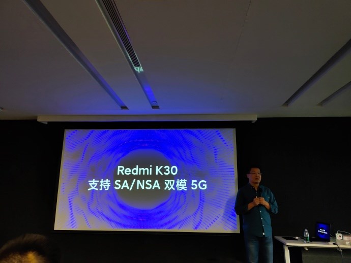 小米卢伟冰用上Redmi新机，暗示K30/Pro即将登场