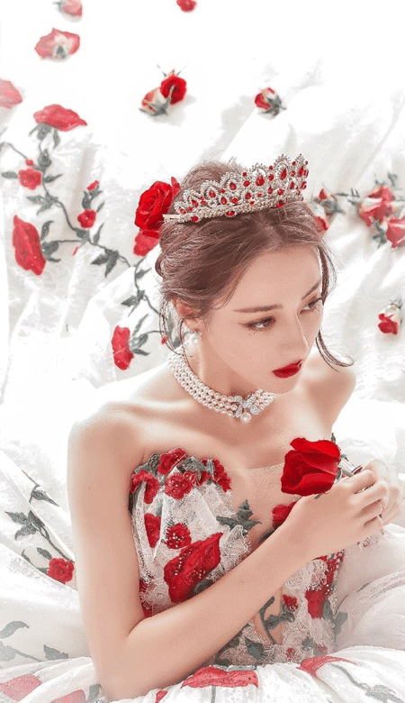迪丽热巴婚纱造型玫瑰公主壁纸 不去想遥远的事只知道