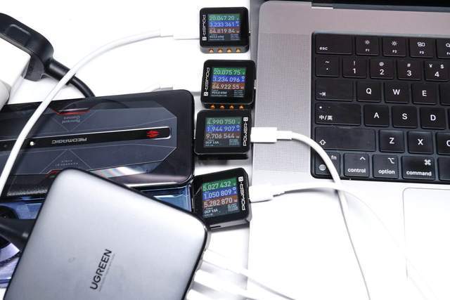 绿联200W桌面充评测：无线桌面缔造者，六款设备同时充