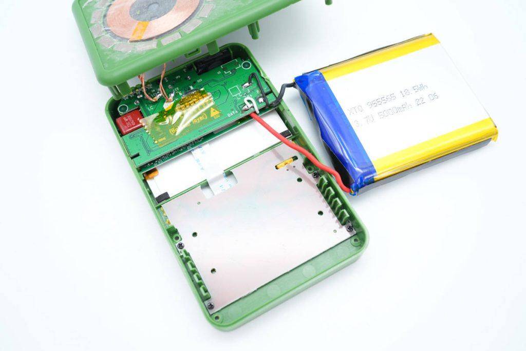 英集芯两款高集成SOC芯片助力量产，芯果磁吸无线充电宝游戏机拆解
