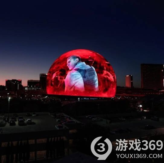 《GTA6》粉丝力挺：巨球广告点亮拉斯维加斯天空