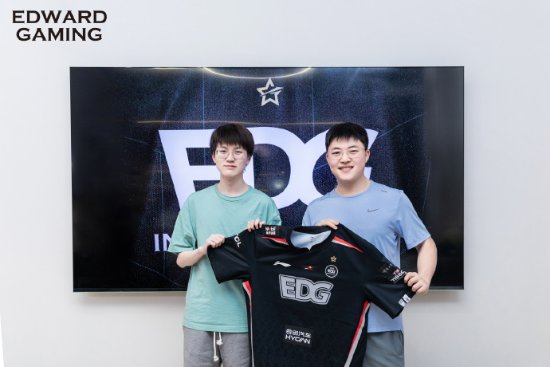 EDG官宣Uzi加盟：EDG.Uzi正式连接！