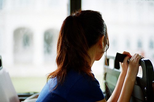 戴耳机的非主流美女图片唯美 没有值不值得只有愿不愿意