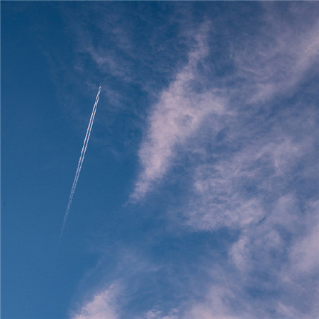 蓝色天空唯美又超级好看的背景图2021最新 唯一有效的安慰方式就是你在我身边