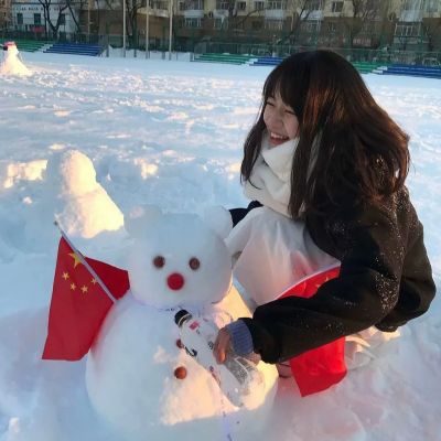 最新雪中的魅力好看的女头 适合下雪用的高清的女头