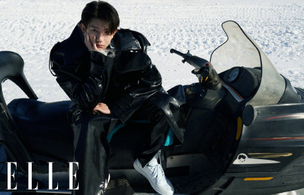 王源ELLE冬野少年_ELLE2月刊_王源雪地叠叠乐大片