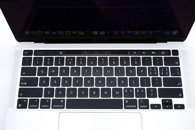 外观没啥变化，快充没啥变化，苹果新款MacBook Pro M2充电评测