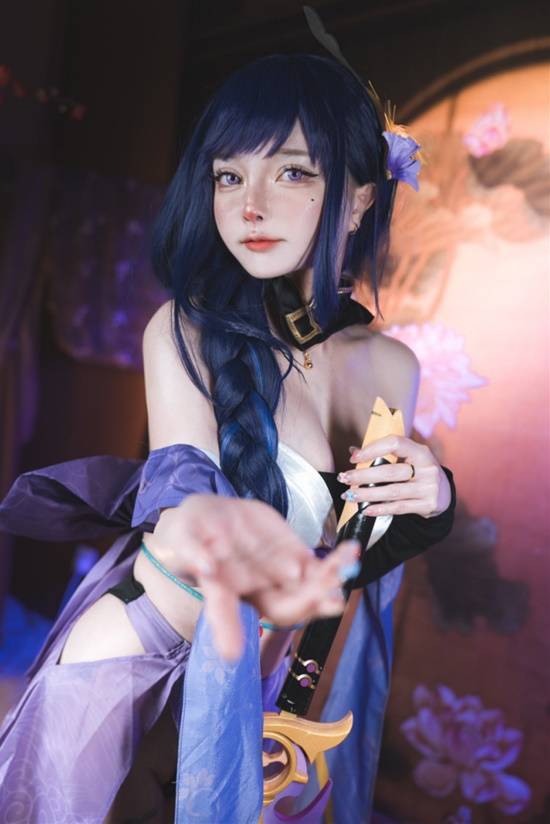 COSPLAY图赏：俄妹COS《博德3》影心