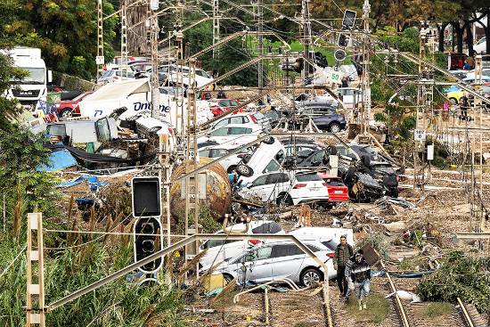 西班牙世纪洪灾：8小时下完1年半的雨 已死亡214人